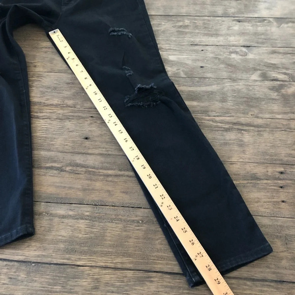 NWT Old Navy Size 10 Power Slim Straight Black Jeans Mid Rise Ripped Knees New - Picture 6 of 8